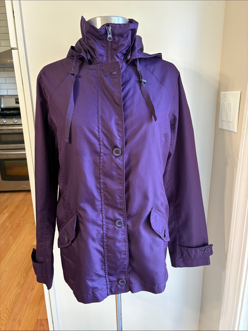 Lands' End Purple Hooded Packable Rain Jacket Windbreaker Women’s Size S 6-8
